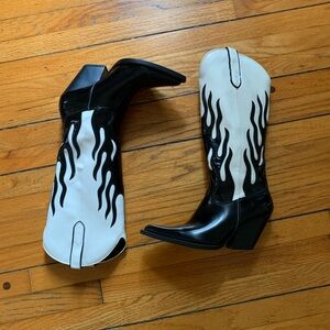 MID-CALF CONTRASTING FLAME COWBOY BOOTS size EU 37